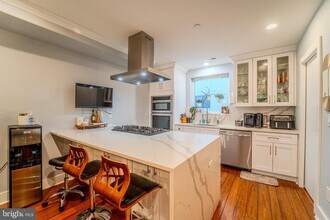 617 McClellan St in Philadelphia, PA - Building Photo - Building Photo