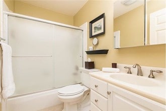 205 E 63rd St in New York, NY - Building Photo - Building Photo