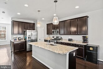 7112 Yamhill Wy in Glen Burnie, MD - Building Photo - Building Photo