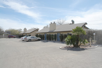 Flower Street Villas in Tucson, AZ - Building Photo - Building Photo