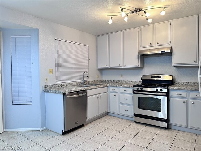 8413 Dunphy Ct in Las Vegas, NV - Building Photo - Building Photo