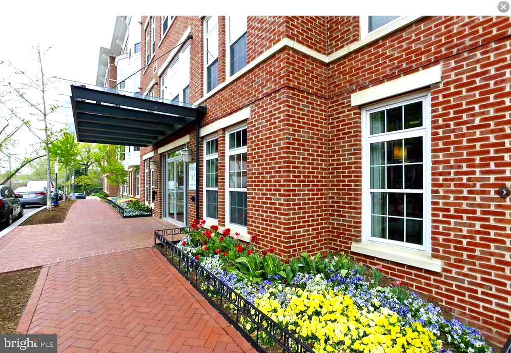 1451 Belmont St NW in Washington, DC - Building Photo