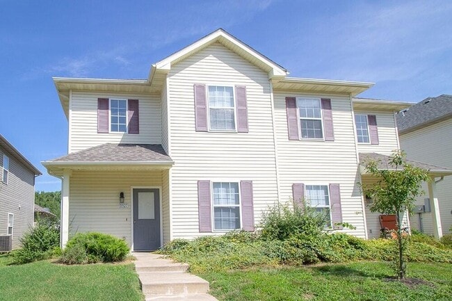 property at 1927 Center St