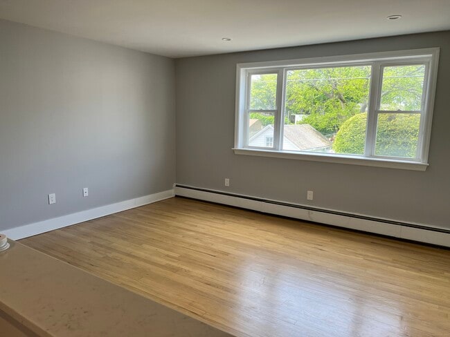 7 Dale St in Stamford, CT - Building Photo - Building Photo
