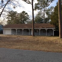 616 Slade St in Hinesville, GA - Building Photo