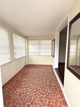 1062 NE 38th St in Oakland Park, FL - Building Photo - Building Photo