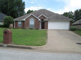 3319 Omega Dr in Tyler, TX - Building Photo