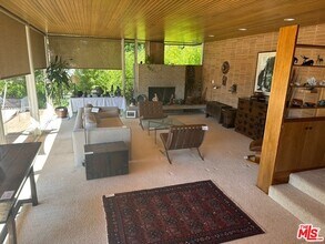 590 N Tigertail Rd in Los Angeles, CA - Building Photo - Building Photo