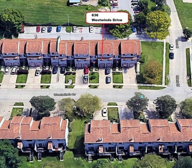 636 Westwinds Dr in Iowa City, IA - Building Photo - Building Photo