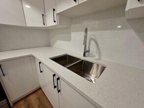 16542-16521 21 Ave SW in Edmonton, AB - Building Photo - Building Photo