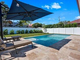 774 99th Ave N in Naples, FL - Building Photo