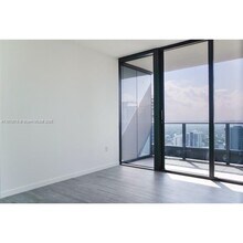 1000 Brickell Plz in Miami, FL - Building Photo - Building Photo