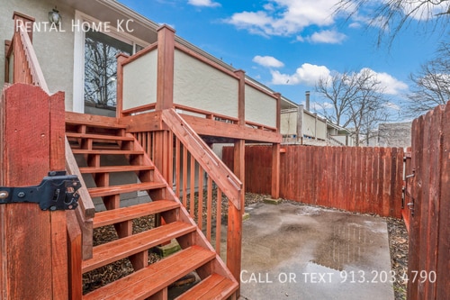 10965 Gillette St in Overland Park, KS - Building Photo - Building Photo