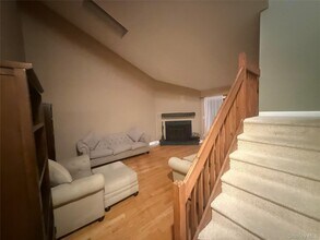 21 Cherry Ct in Woodbury, NY - Building Photo - Building Photo