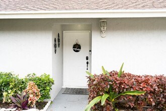 5360 Kim Ct in West Palm Beach, FL - Building Photo - Building Photo