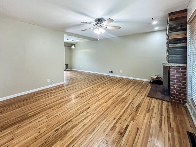 6325 E Minnesota Dr in Denver, CO - Building Photo - Building Photo