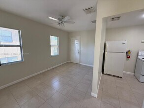 423 53rd St, Unit D in West Palm Beach, FL - Building Photo - Building Photo