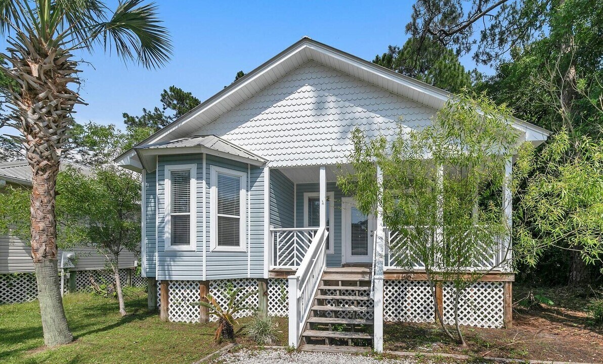 1536 N County Hwy 393 in Santa Rosa Beach, FL - Building Photo