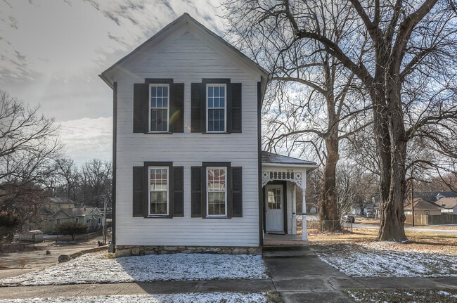 529 Olive St in Leavenworth, KS - Foto de edificio - Building Photo