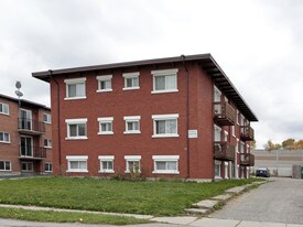 63 Becker St in Kitchener, ON - Building Photo