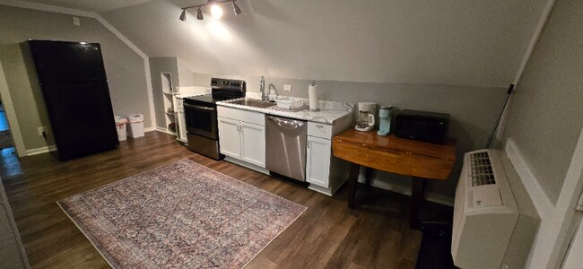 216 N Summit St in Indianapolis, IN - Foto de edificio - Building Photo