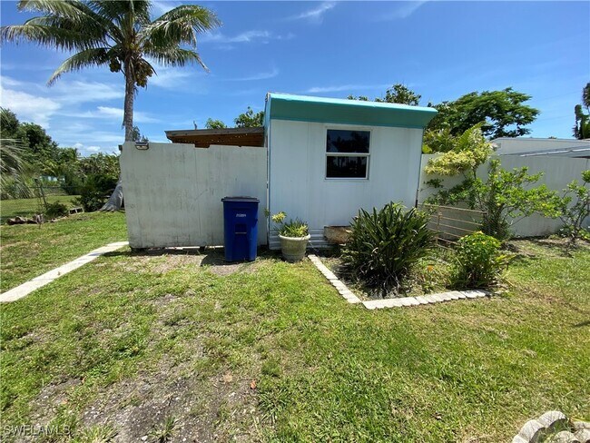 property at 5687 Meadowlark Ln