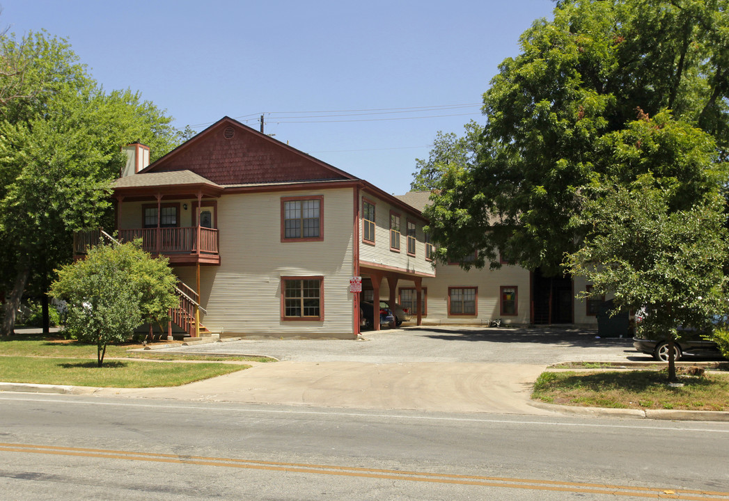 Speedway Condominiums in Austin, TX - Building Photo