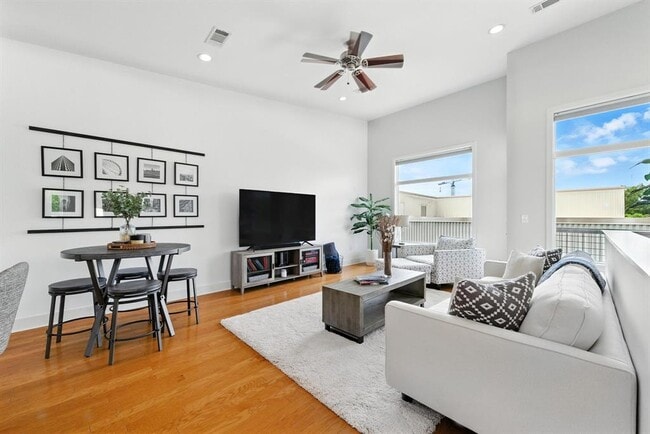 property at 1702 S Lamar Blvd