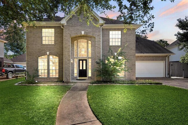 property at 2645 Lakeway Dr