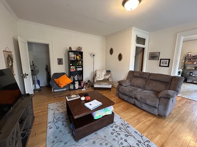 109 E Gorham St, Unit 3 in Madison, WI - Building Photo - Building Photo