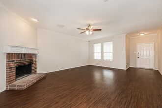 5929 Misty Breeze Dr in Fort Worth, TX - Foto de edificio - Building Photo