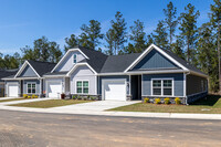 Whisper Creek Village in Milton, FL - Foto de edificio - Building Photo