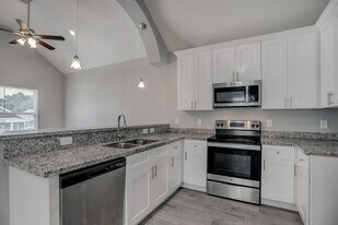 16960 W Ivanhoe St in Montgomery, TX - Building Photo