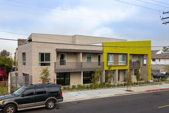 Stanford Ave Apartments in Compton, CA - Building Photo - Building Photo