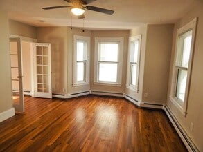 13 Glenwood Ave, Unit #2 in Cambridge, MA - Foto de edificio - Building Photo