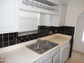 5804 River Hollow Ct in El Paso, TX - Building Photo - Building Photo