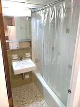 102 Alpine St-Unit -Apt 1 in Somerville, MA - Foto de edificio - Building Photo