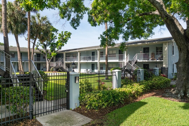 Tara House West Apartments