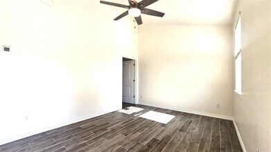 1405 E Sherman Dr in Denton, TX - Building Photo - Building Photo