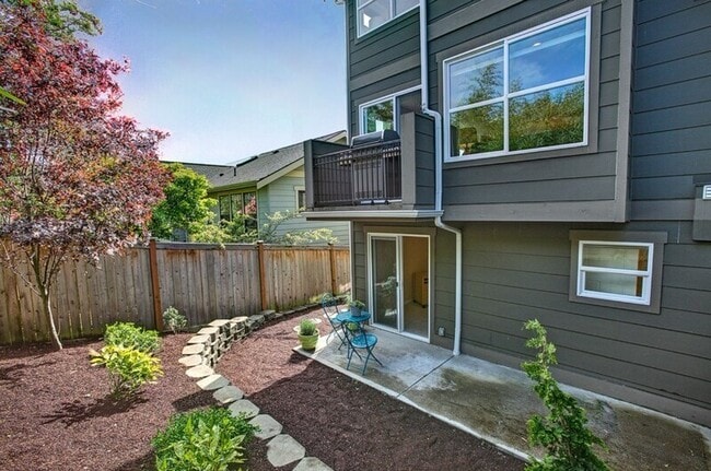 property at 3806 Interlake Ave N