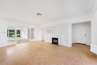 520 W 51st Ter in Miami, FL - Foto de edificio - Building Photo