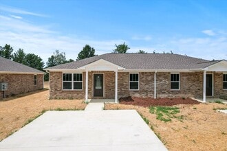 19851 Shady Acres Cir in Athens, AL - Building Photo - Building Photo