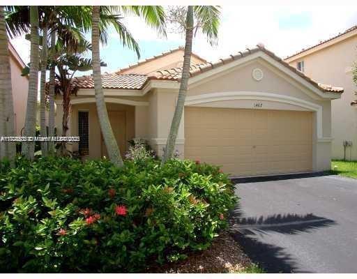 1467 Sunset Way in Weston, FL - Building Photo