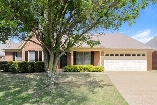 9306 Chimneyrock Blvd. in Cordova, TN - Building Photo