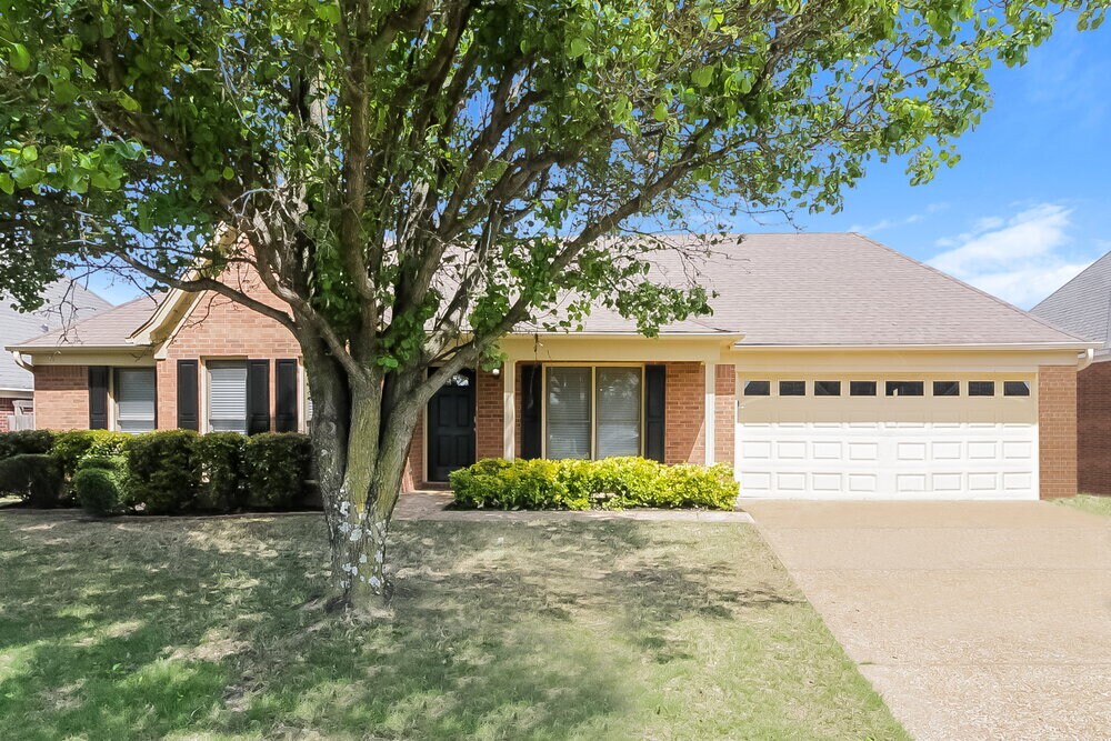 9306 Chimneyrock Blvd. in Cordova, TN - Building Photo