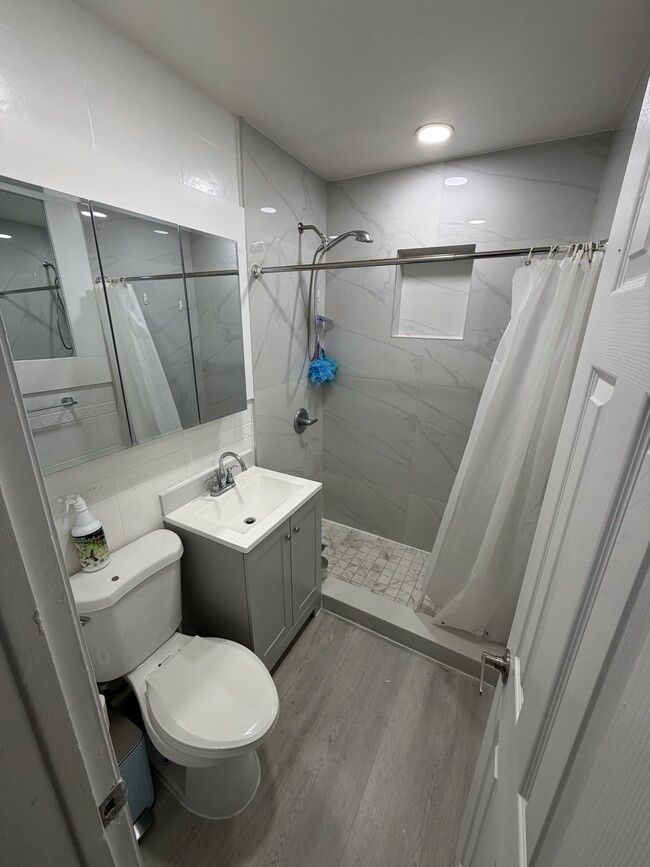 3565 NW 81st Terrace in Miami, FL - Building Photo - Building Photo