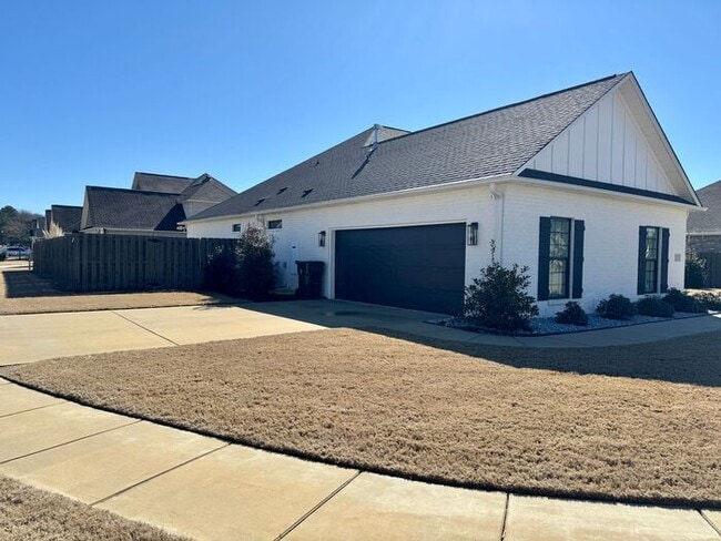 111 Park Trail Dr in Madison, AL - Foto de edificio - Building Photo
