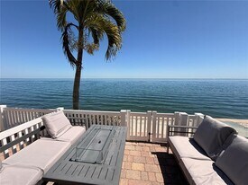 4942 Coquina Key Dr SE in St. Petersburg, FL - Building Photo