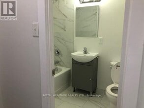 945 Simcoe St N in Oshawa, ON - Building Photo - Building Photo