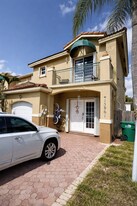 15861 SW 70th Terrace in Miami, FL - Building Photo